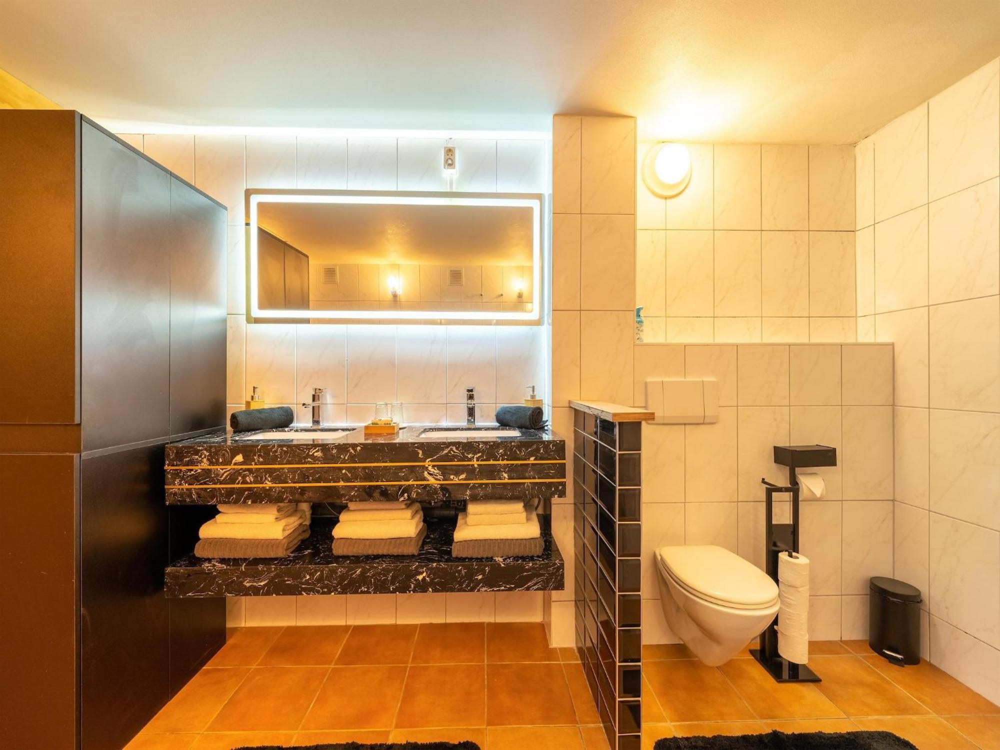 Apartment Luxury In Schin Op Geul With Bubble Bath And Sauna