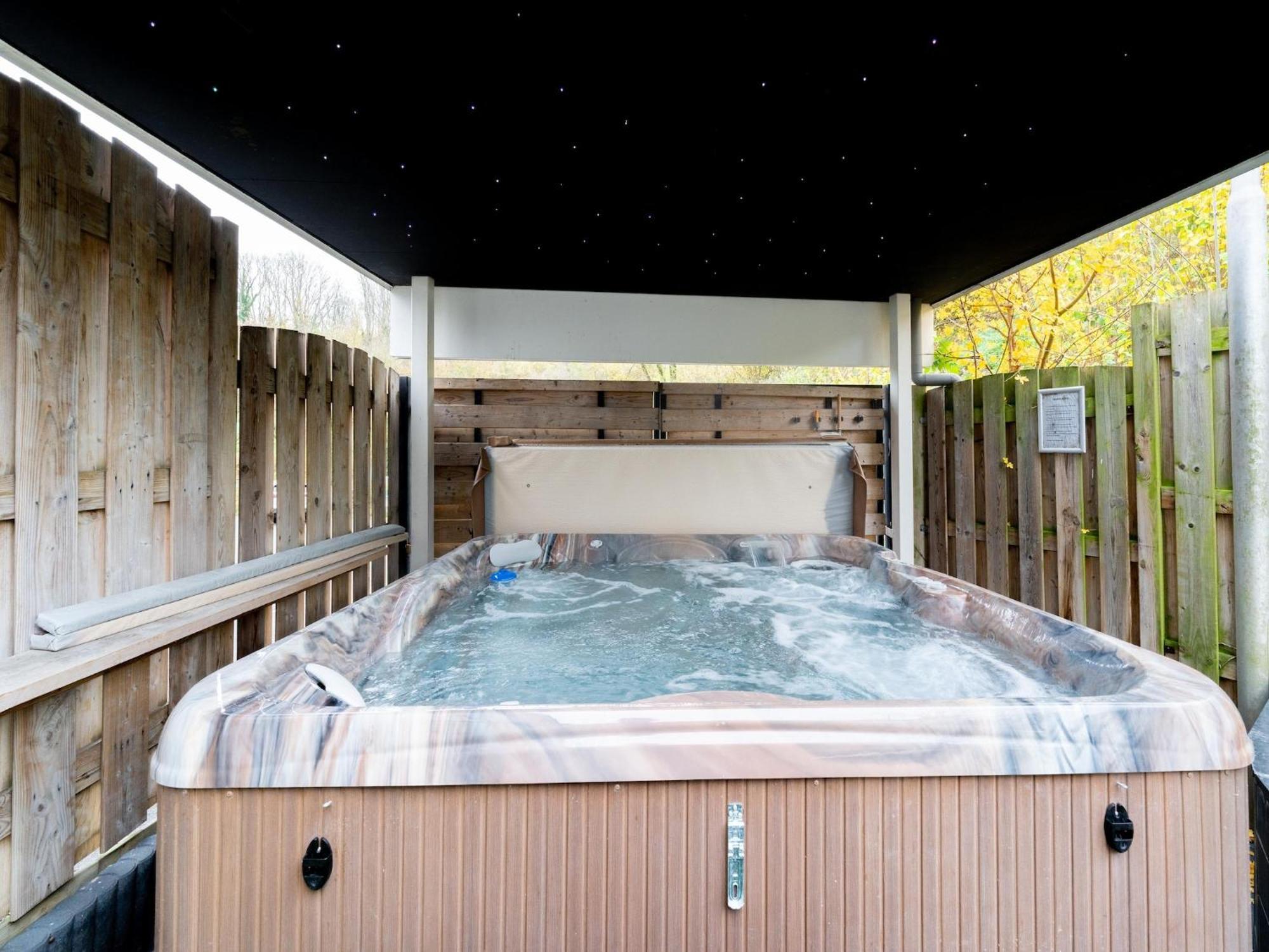 Luxury In Schin Op Geul With Bubble Bath And Sauna